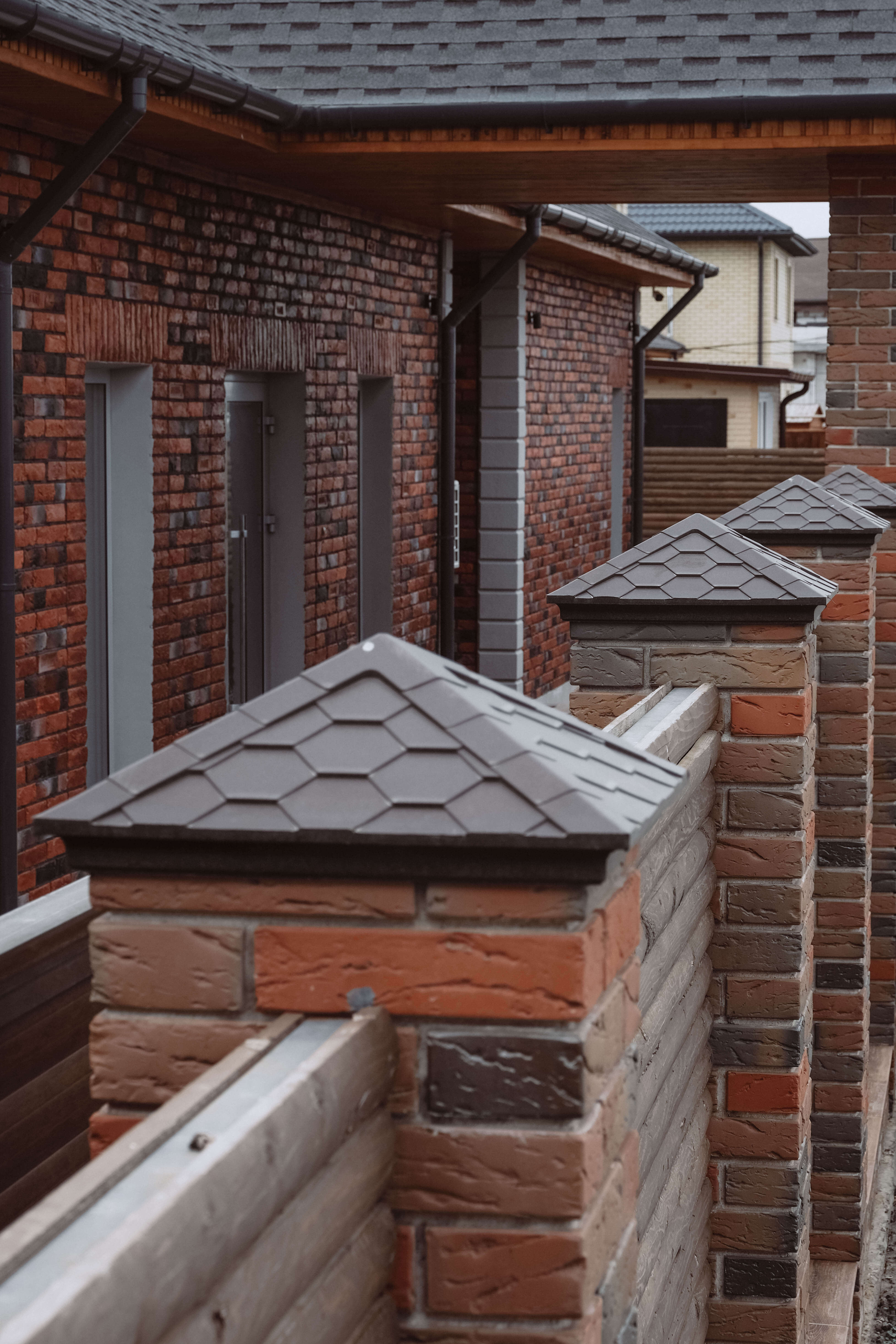 Колпак Zking Эверест Коричневый на столб 1.5х1.5 кирпича (390х390мм) в Борисоглебске фото